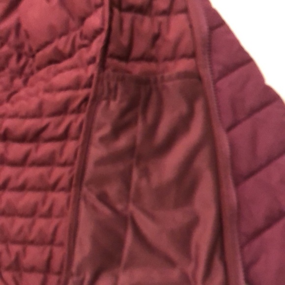 The North Face jacket in plum purple with from zipper pockets &  inside pockets - Picture 14 of 14